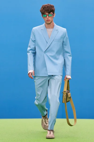 Look 38